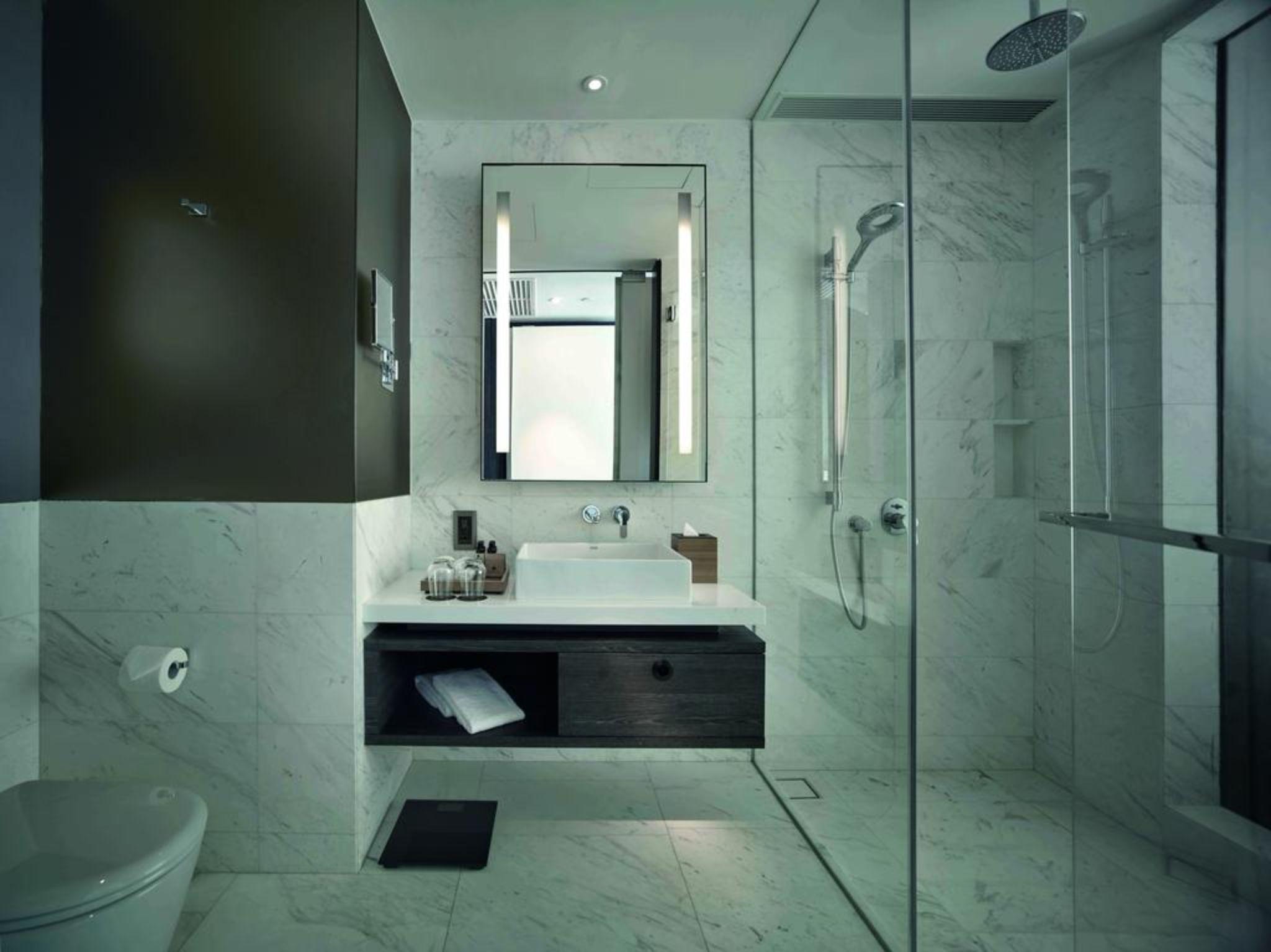 G Hotel Kelawai Tanjong Tokong Kültér fotó Bathroom