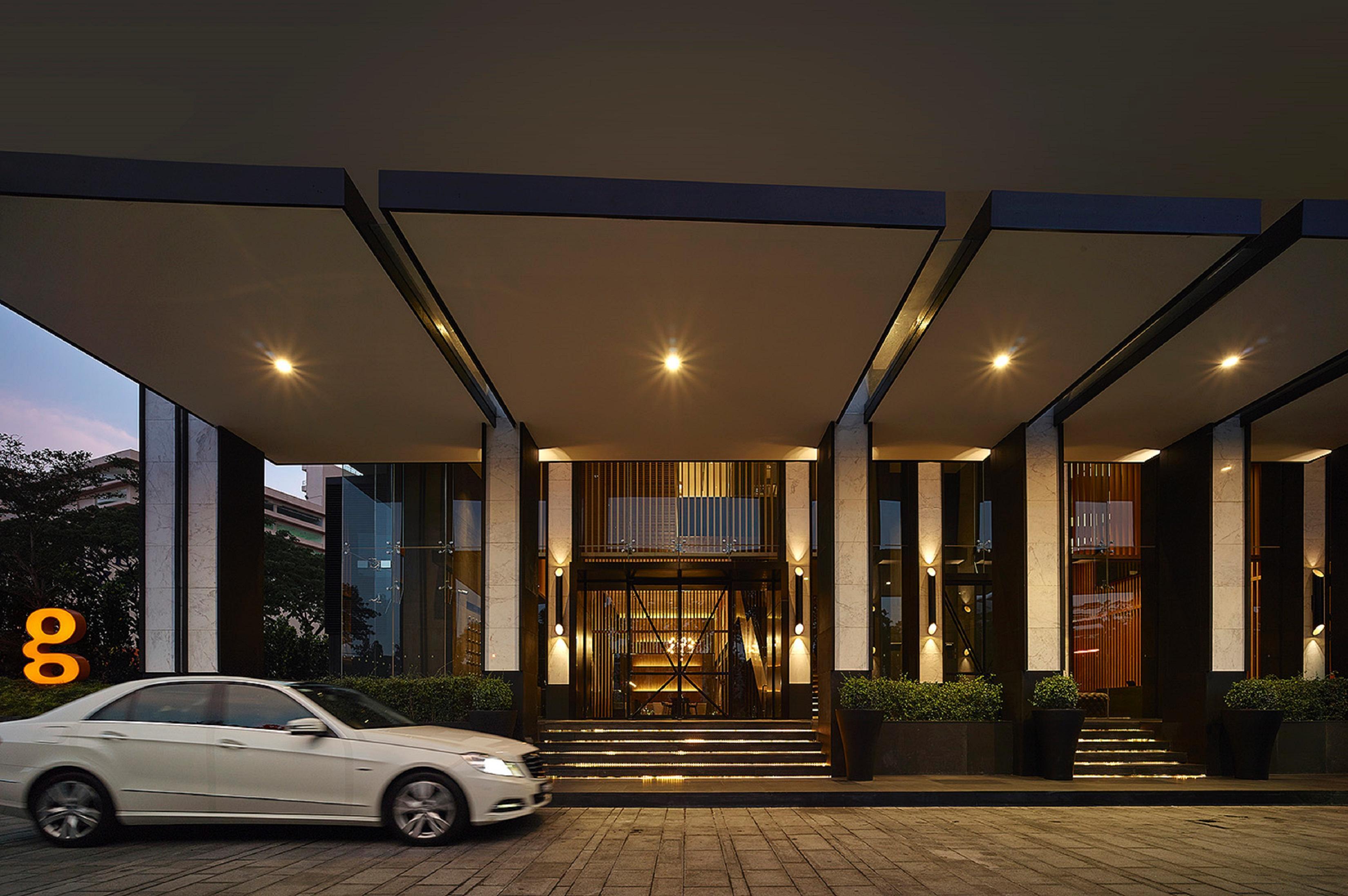 G Hotel Kelawai Tanjong Tokong Kültér fotó The entrance of the hotel