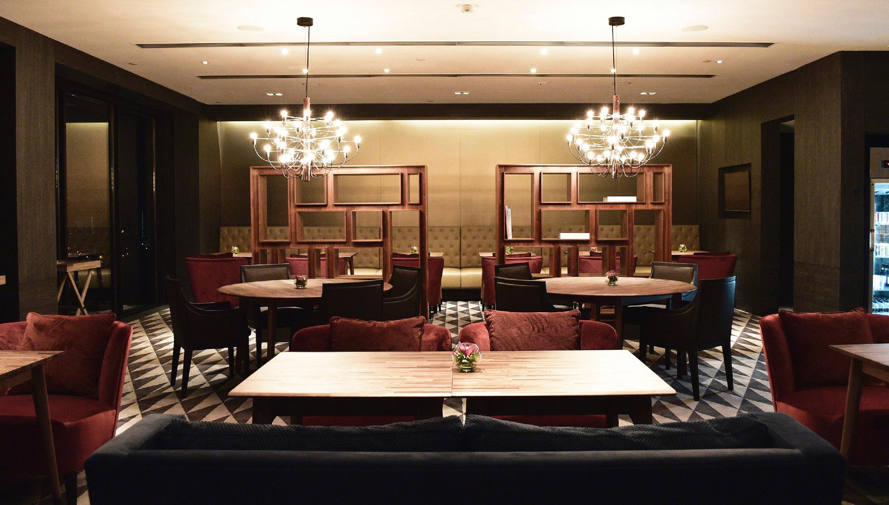 G Hotel Kelawai Tanjong Tokong Kültér fotó The interior of the restaurant