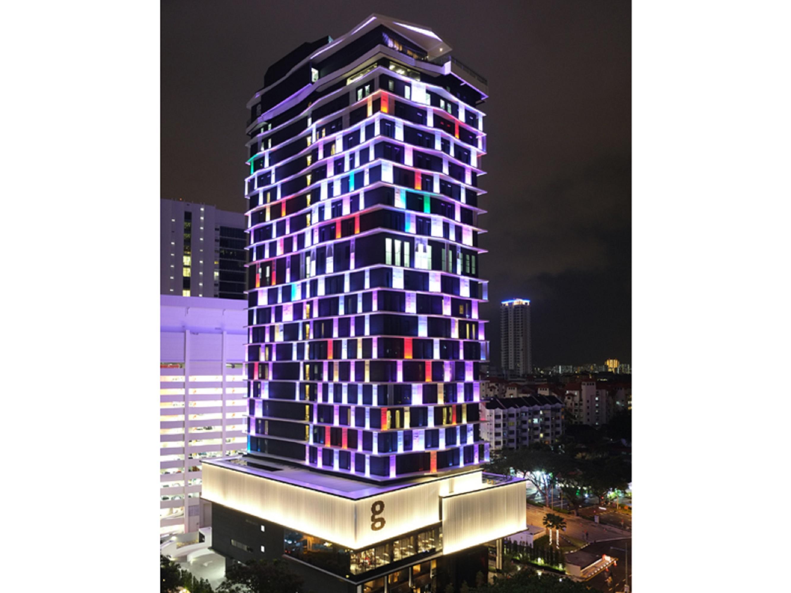 G Hotel Kelawai Tanjong Tokong Kültér fotó The hotel at night