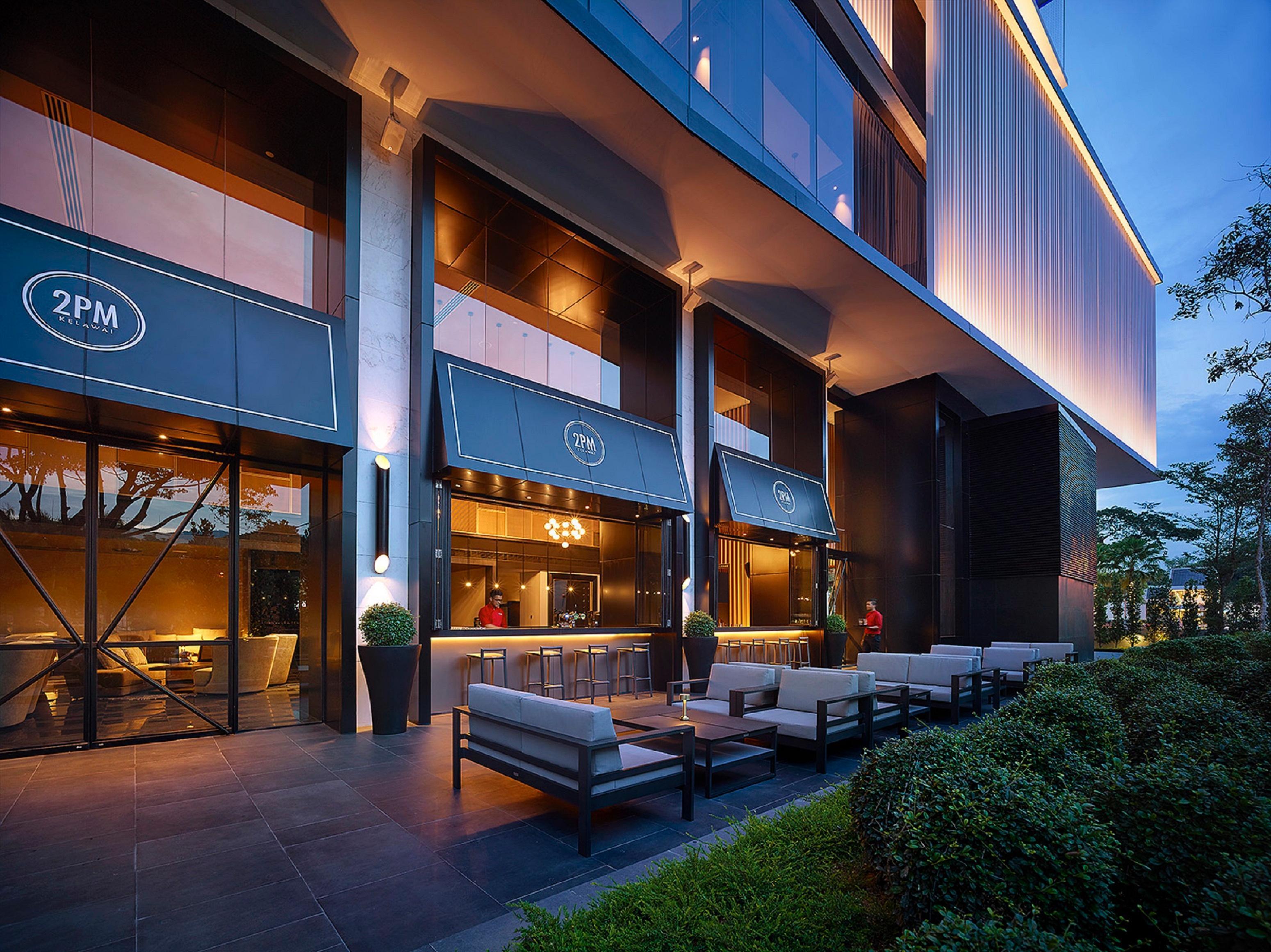 G Hotel Kelawai Tanjong Tokong Kültér fotó 2PM Bar